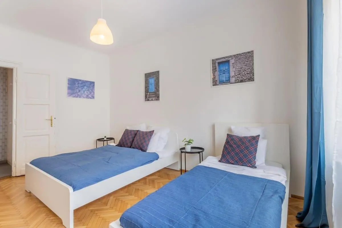 Apartment Home Away From Home In The Center Budapest