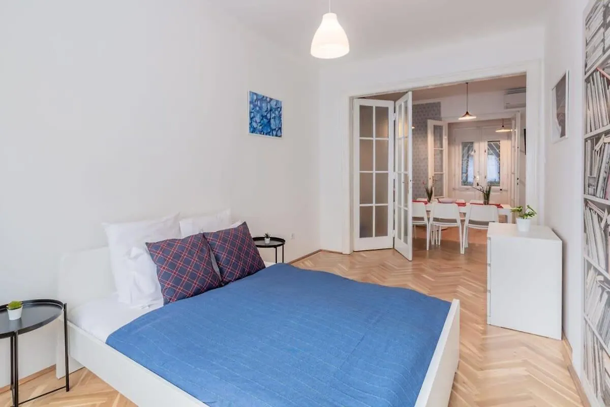 Home Away From Home In The Center Budapest Hungary