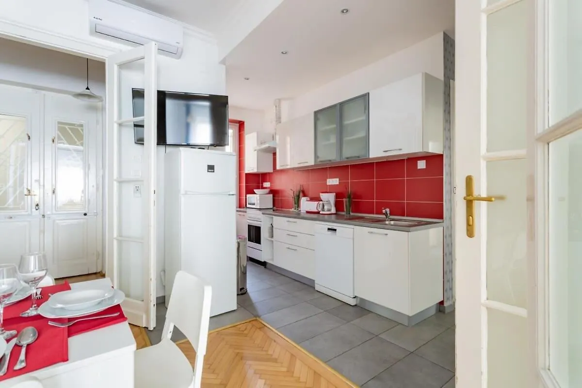 Home Away From Home In The Center Budapest