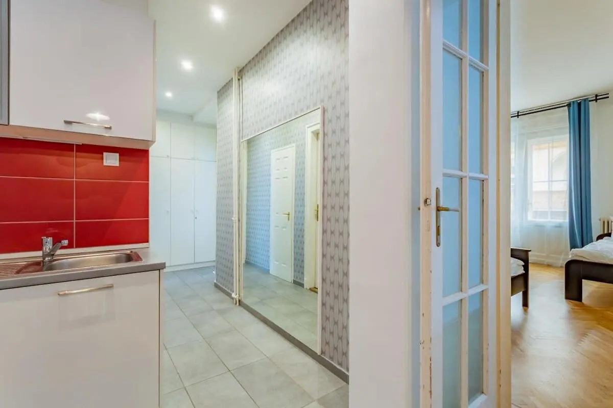 Apartment Home Away From Home In The Center Budapest